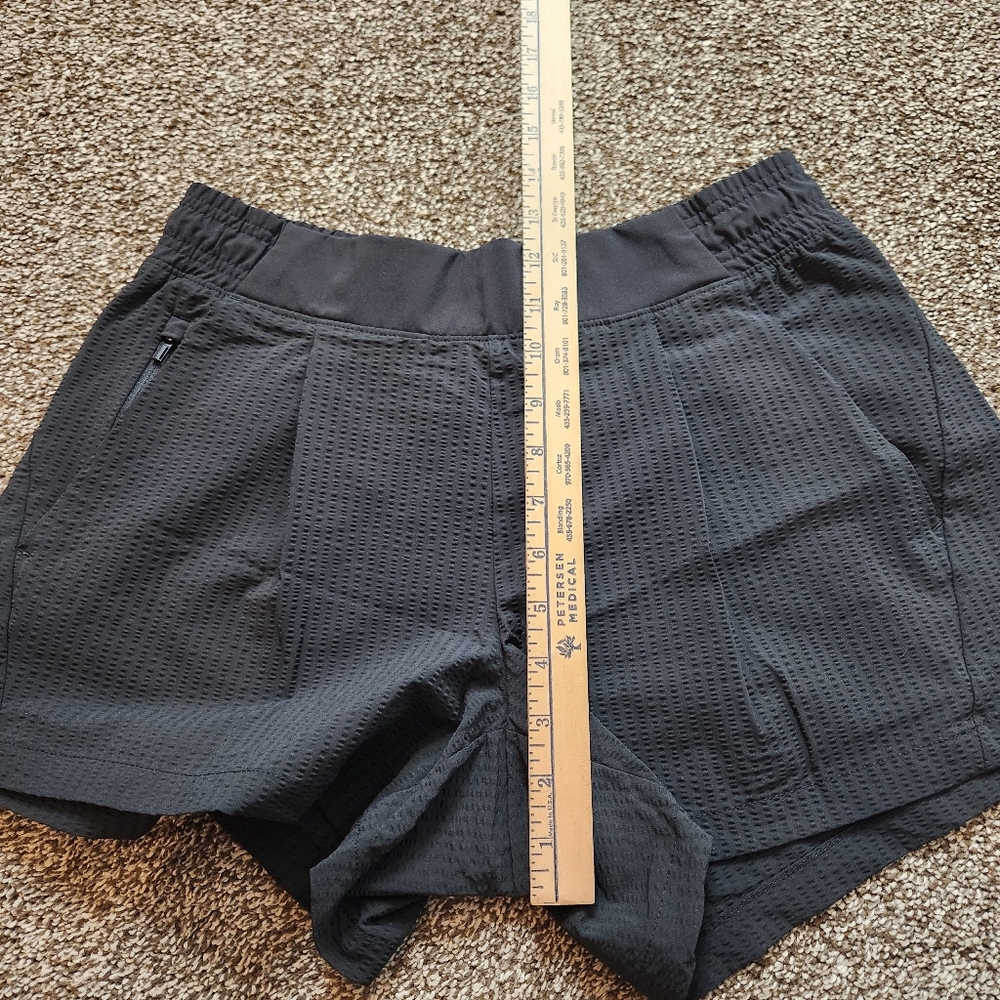 Athleta Textured Brooklyn Shorts In Black Size 4 - Picture 7 of 8